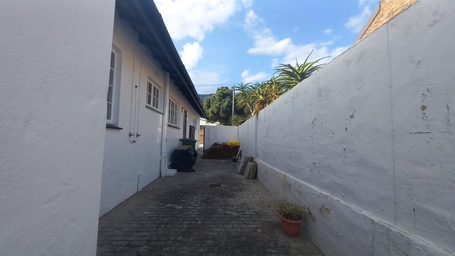 To Let 3 Bedroom Property for Rent in Voelklip Western Cape